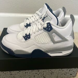 Jordan 4’s size 4.5 boys brand new